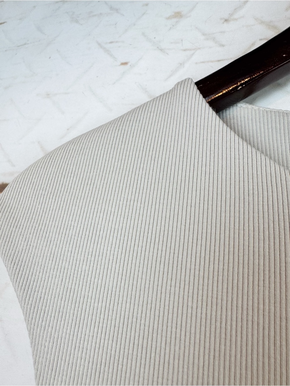 Zara | Ribbed Top w Side Ruching Detail, L - Picture 4 of 8